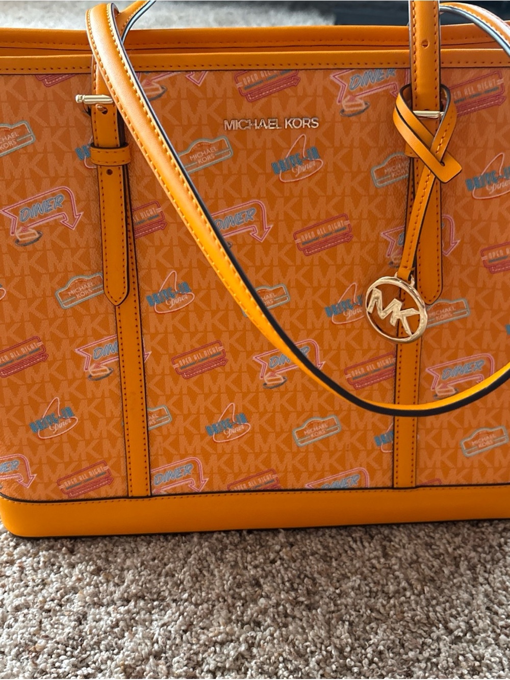 Michael Kors jet set large tote in orange pop